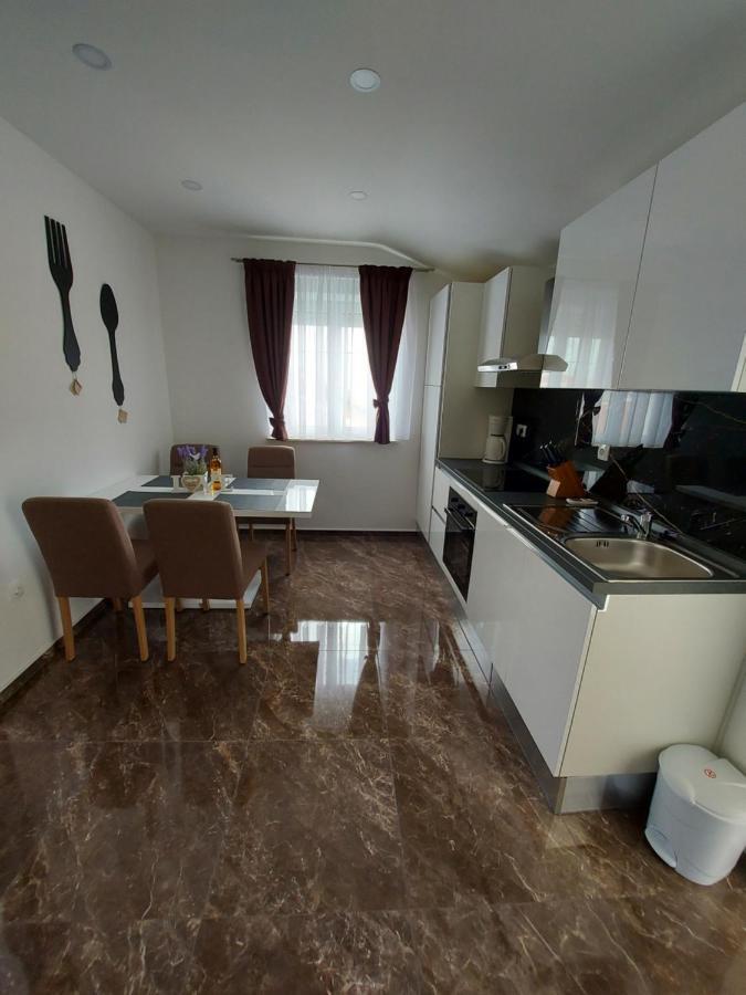 Apartmani Delac 沃迪切 外观 照片