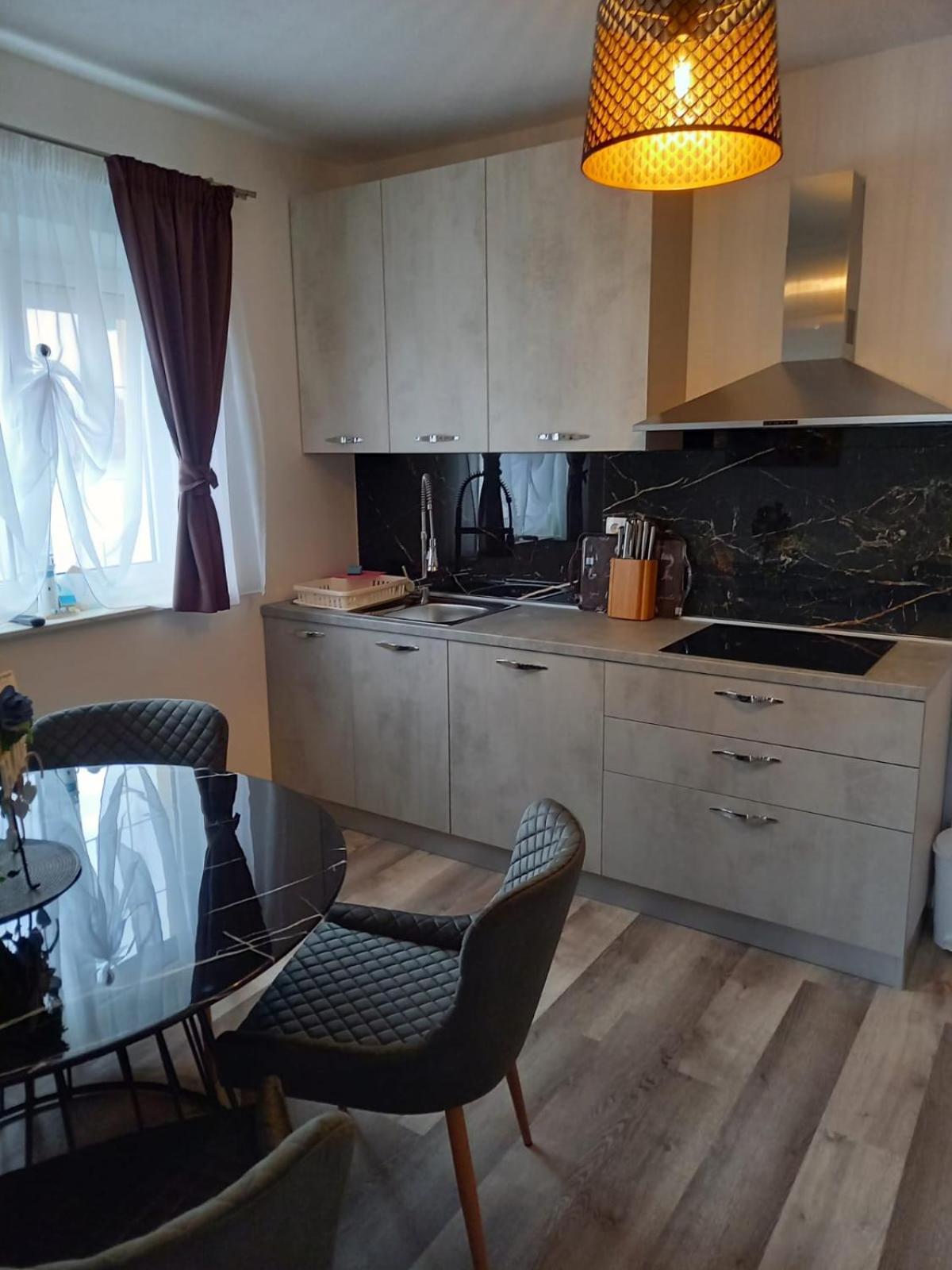 Apartmani Delac 沃迪切 外观 照片